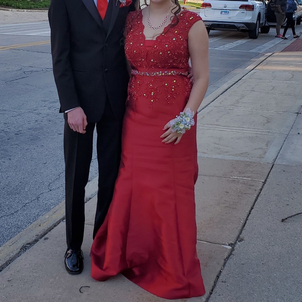 Stunningly Beautiful Red Prom/Formal Dress